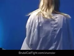 그것은 재미있는 어떻게 소녀 싸