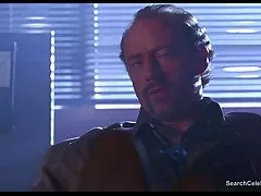 파 멜 라 앤더슨 누드-바 브 와이어