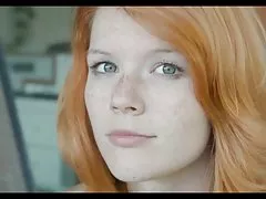 아주 좋은 여자와 섹시 한 빨간 머리