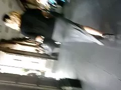 nalgona flaca en vestido 라고