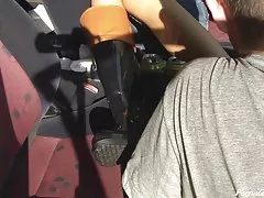 자동차에서 발 예배