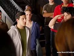 민 디 로빈슨 누드-알파 하우스 (2014)