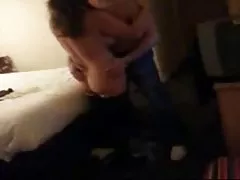 알렉시스 텍사스 부인이 망가져 가는 그녀의 애인 앞에서 그녀의 남편