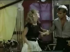 플 테스트의 새로운 수영장 테이블에 적합합니다.nice retro 클립