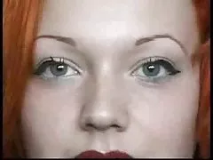 에리카 더블 엿의 빨강 머리 아름다움과 spermed