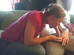 집에서:소파,TV 및 러시아 하이틴