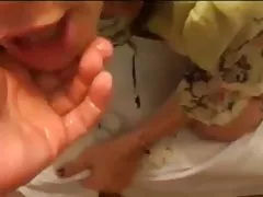 섹 그녀의 입으로 두 번 cums