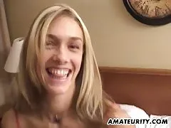 뜨거운 금발의 아마추어 GF 구려 dick 진 얼굴