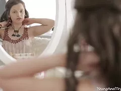 나옵니다 그녀의령 버진아일 ass 위에 손가락으로 다음 banged