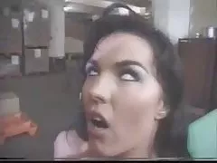 섹 그녀의 빼어난 외양에 똑똑함까지 갖춘니다.