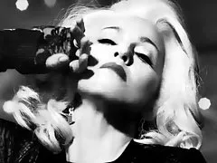 마돈나의 야생의 뮤직비디오 촬영 현장 비하 x-평점