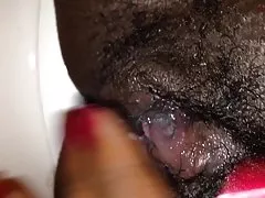 젖은 보지와 떨어지는 재미