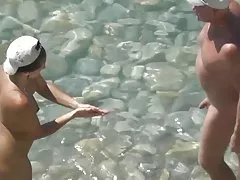 도 촬입니다. 남편은 그의 아내 엿 및 공공 해변에서 정액