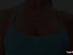 카프리의 운동 세션 그녀의 트레이너와 함께 섹스에 리드