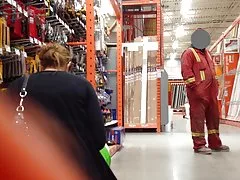 철물점에서 깜박임