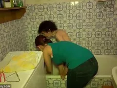 늙은 할머니와 니스 성숙한 여인이 망가져 가는 성숙한 남자