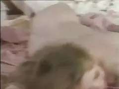 Spying on Busty 베를 털이 음부