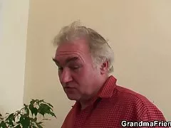 할머니는 두숨후 Masturbation