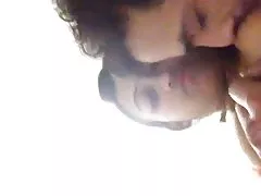 세상은 달라진 것 없이 여전히 돌아 먹