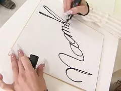 일본의 아름다움을 가져옵 그녀 cunt 가득한 장난감 중 a Threesome