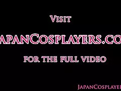 그녀의 가슴에와 그녀의 음부에 정액 코스 프레 유나 미 도착