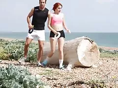 joybear 적합된 한 빌어 먹을 빨강 머리는 수 탉 사랑