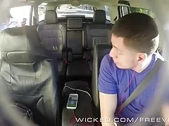 악한-뜨거운 십 대 그녀의 드라이버에 다