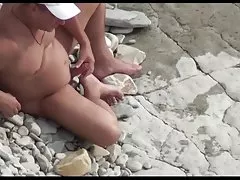 공공 해변 남자 공유할 그의 아내는 낯선 뱃사공