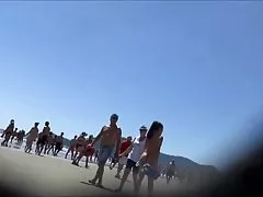 작은 비키니 끈 팬티와 엄청난 젊은 십 대!