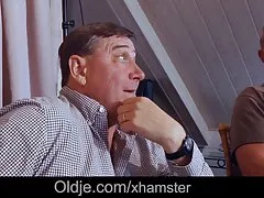 섹시 한 금발 하이 틴으로 올드 스쿨 갱 갱