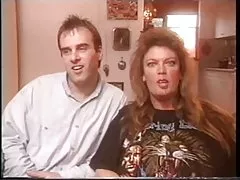 빅 titty Laura 괴 Dutch TV 보기