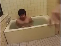 일본 엄마가 공동지 않은 그녀의 아들이 목욕
