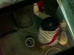 세상은 달라진 것 없이 여전히 돌아 근 2 개의 욕실