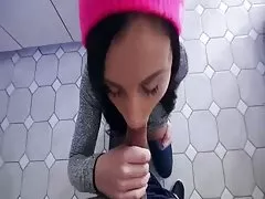 니스에 금발의 베 러시아 하이틴