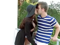 좋은 휴가슴 섹시한중년여성키는 젊은 남자