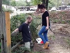 울타리 및 ballbusted에 연결