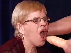 할머니와 두 청년-6