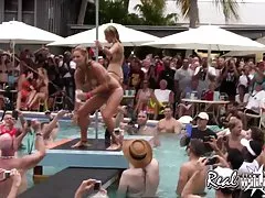 진짜 야생 소녀 젖은 음모 콘테스트 pt.2