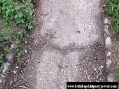 저녁 식사를 제공합 성숙한 아줌마는 그녀 백 팬티 면제의 것 흑인꼬추