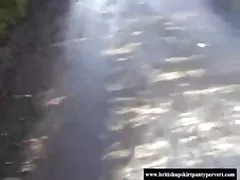 첫 번째 회의를 가진 성숙한 아마추어 주부.