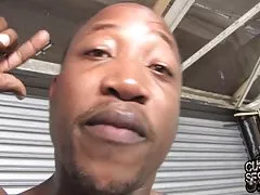 화이트 엄마 Adrianna 망에 의하여 2 개의 흑인들에 ass