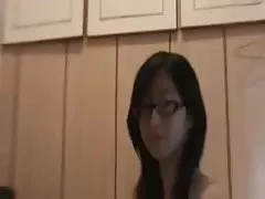 아마추어 아시아 청소년 얼굴을 가져옵