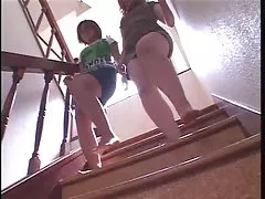 지배적인 일본인 소녀용의 남자