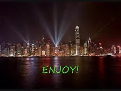 stiflers 엄마 젊은 남자를 유혹 하 고 소파에 그를 파괴 한다