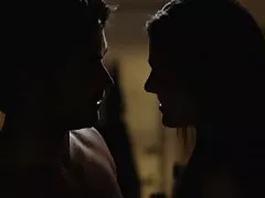 에 미로 섬-섹스 장면