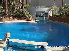 Karmen 업장을 가져옵 우등한 얼굴의 자매에스베이거스에 이후의 날짜