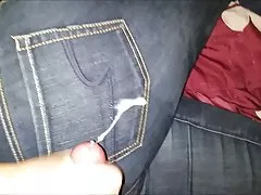 그녀의 청바지 전체 cumload