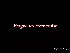 아마추어 섹스 프라하 리버 크루즈