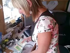 (섹시 한 가슴, 다리) 판매에 대 한 헝가리어 자동차 여자