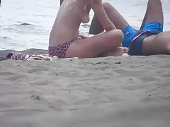 974-02 해변에서 달콤한 소녀